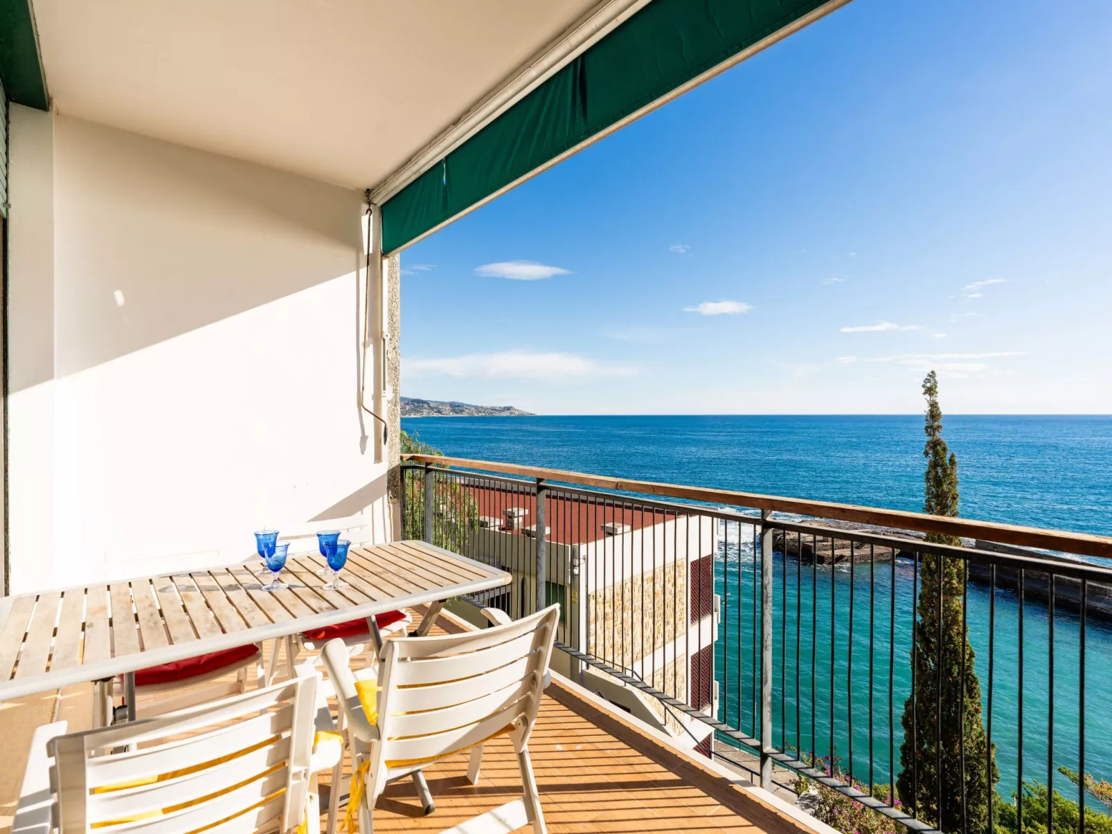 Capo Pino tra le Onde-Buiten