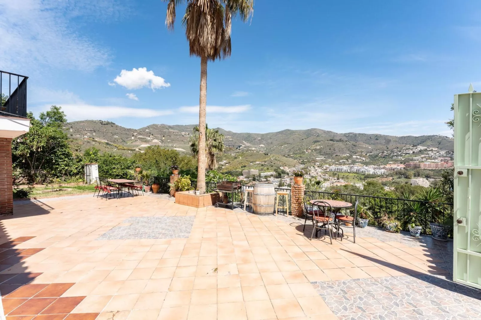 CT 269 GR - Faro's Sun Beach & More in Almuñecar-Uitzicht zomer