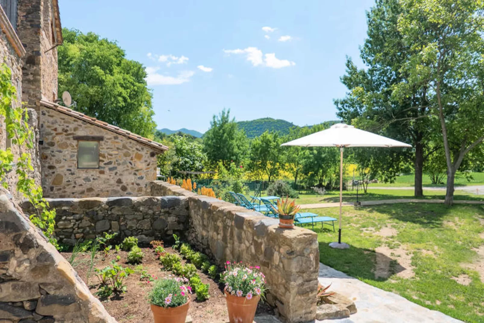 Mobil Home - Bungalow - Cottage à Montagut i Oix-Niet-getagd