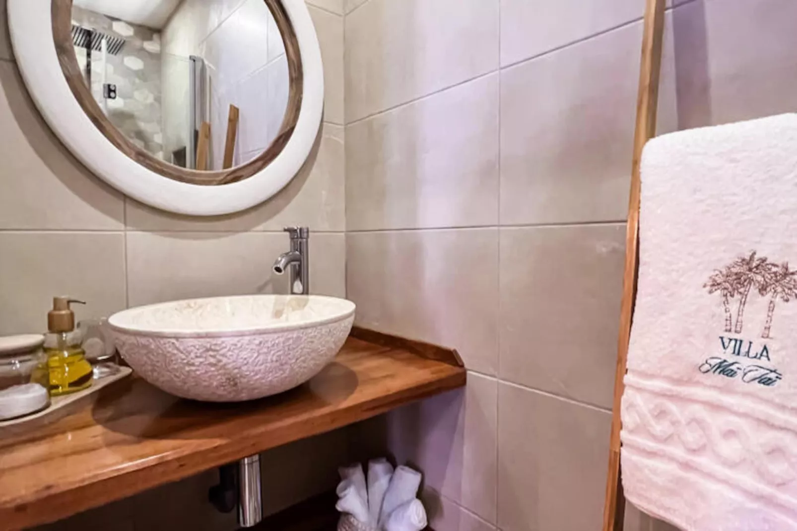 Maison à Terre de Haut-Niet-getagd