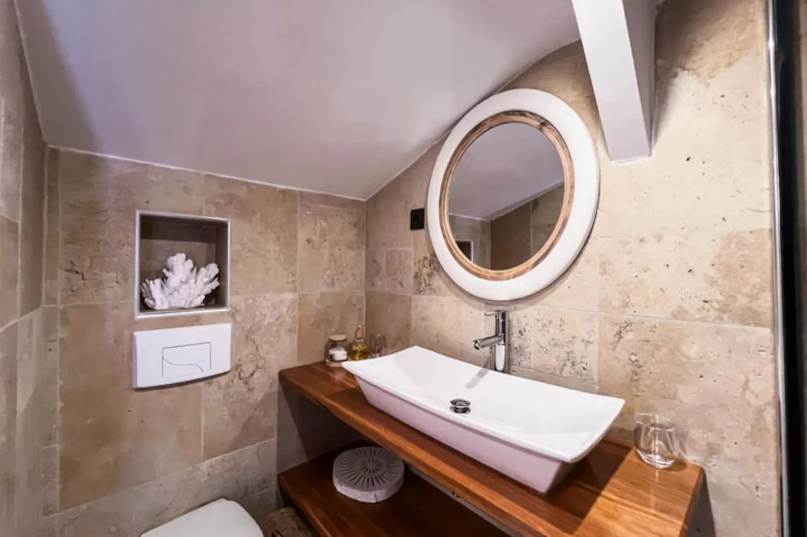 Maison à Terre de Haut-Niet-getagd