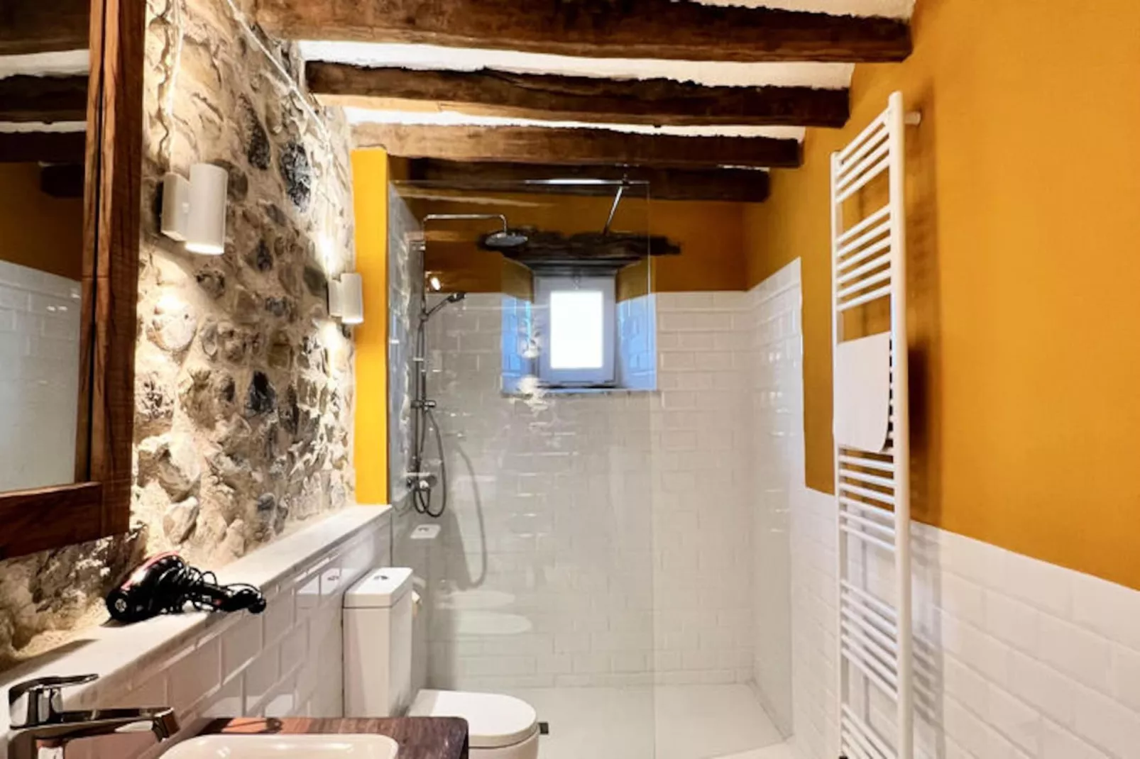 Mobil Home - Bungalow - Cottage à Montagut i Oix-Niet-getagd