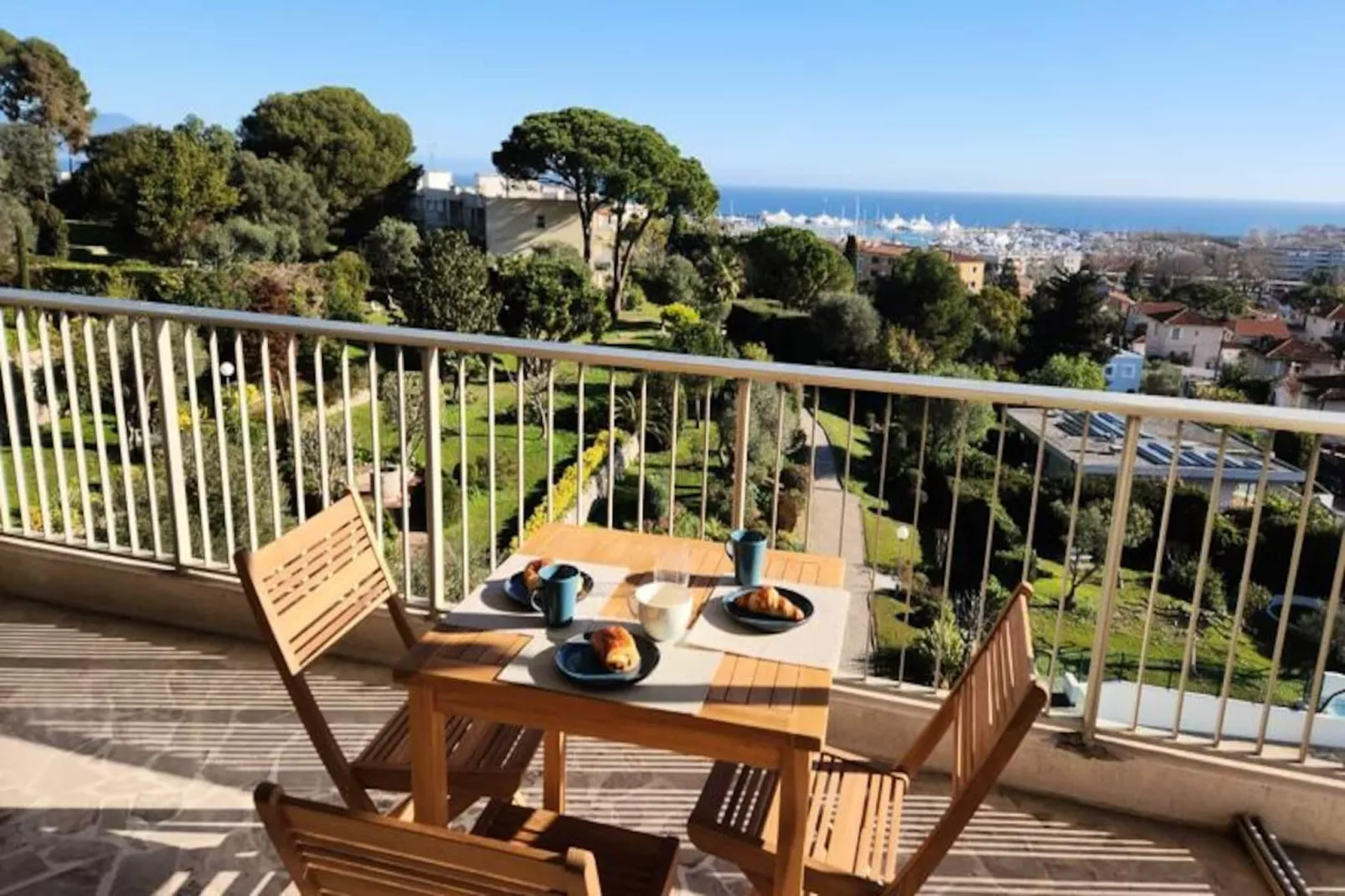 Résidence Le Valen&ccedil;ay : Magnifique 3 Pi&egrave;ces Avec Vue Mer D&eacute;gag&eacute;e