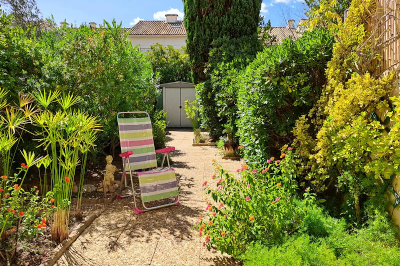 Résidence Les Pinedes - Un Jardin Fleuri &agrave; C&ocirc;t&eacute; De La Plage