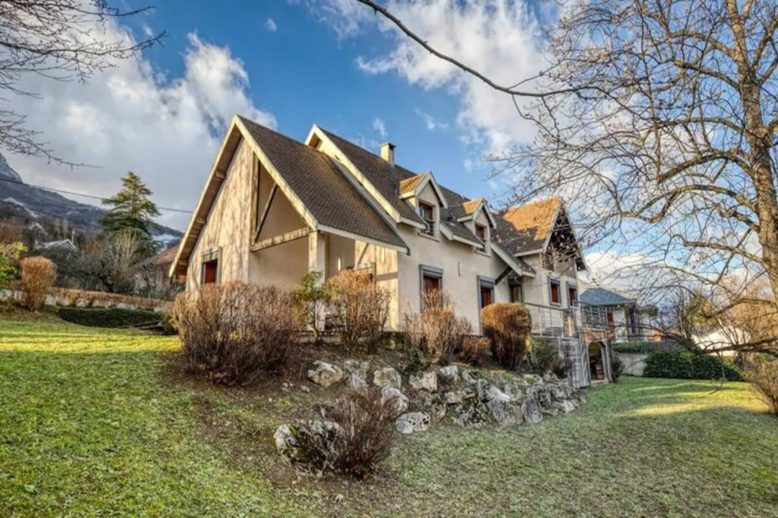 | La Maison Des Lilas 🫐| Grande Maison Familiale, 12 Couchages, Jardin