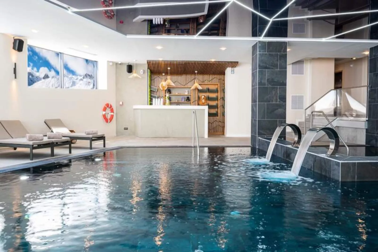 Hôtel VoulezVous *****