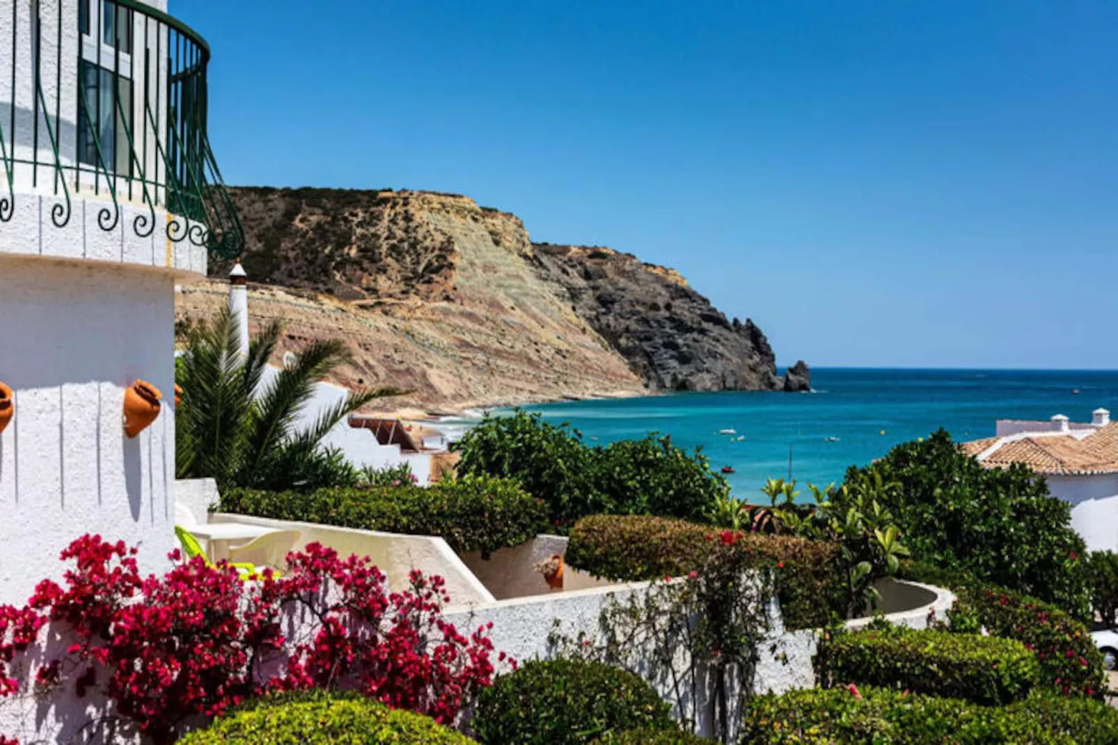 Lemon Tree - Waterside Apartments