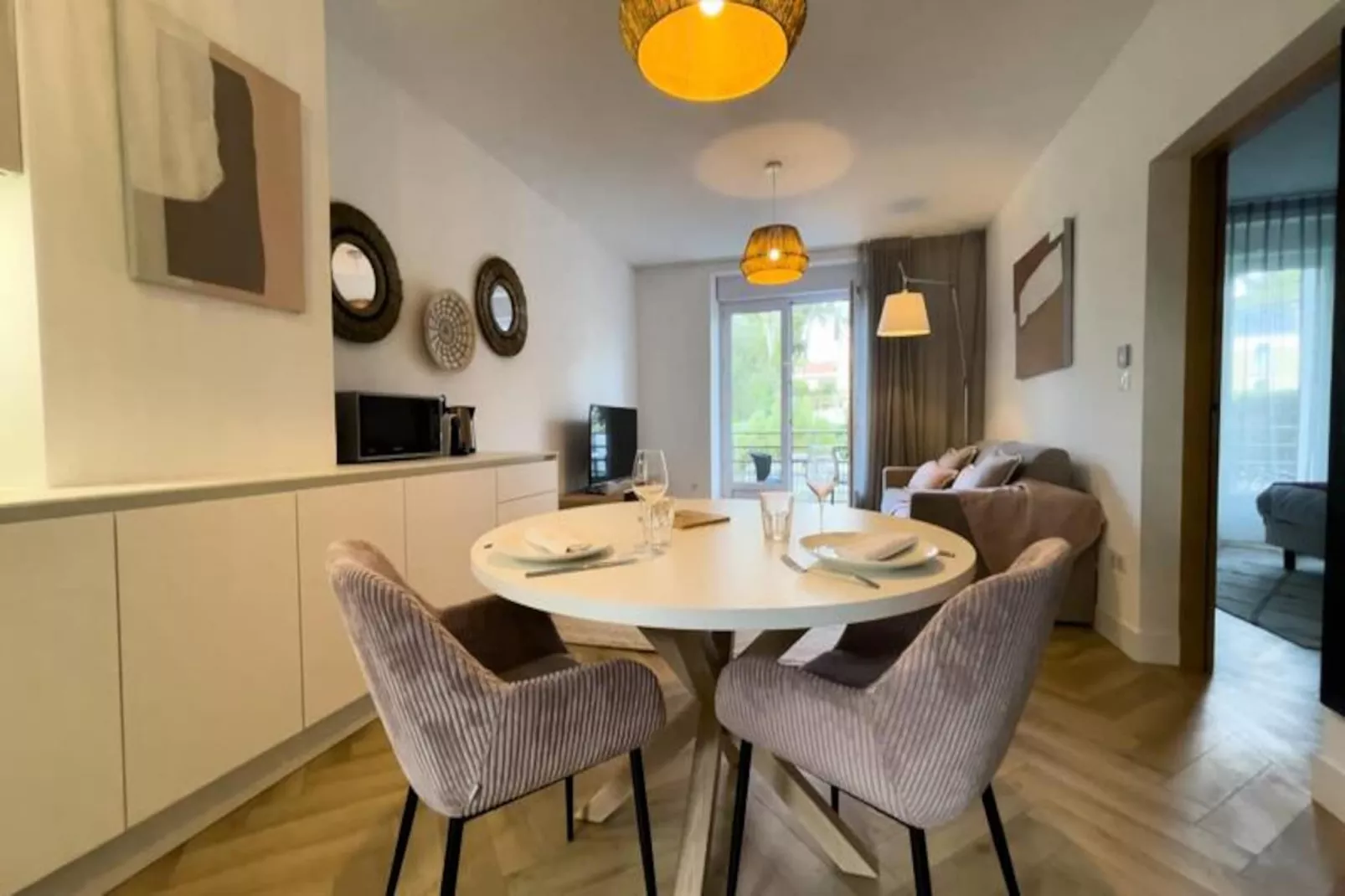 Maison R&eacute;gent & Spa - A L'ombre Des Pins