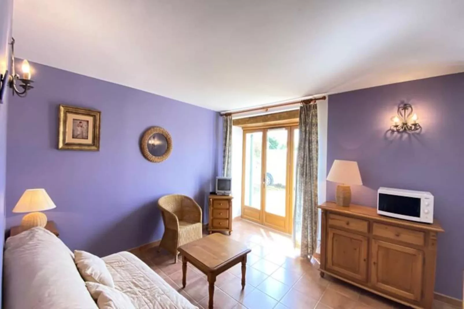 04b6 : Beau Studio Dans Un Mas Proven&ccedil;al - Piscine