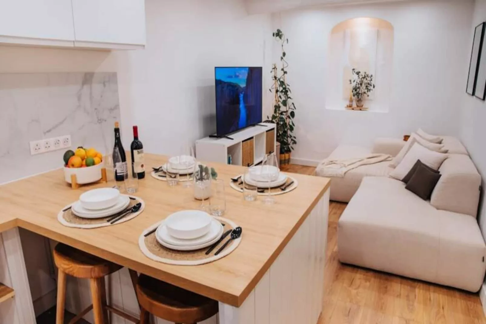 Résidence Charmante Maisonnette Entièrement Rénovée Dans La Vieille Ville D'antibes