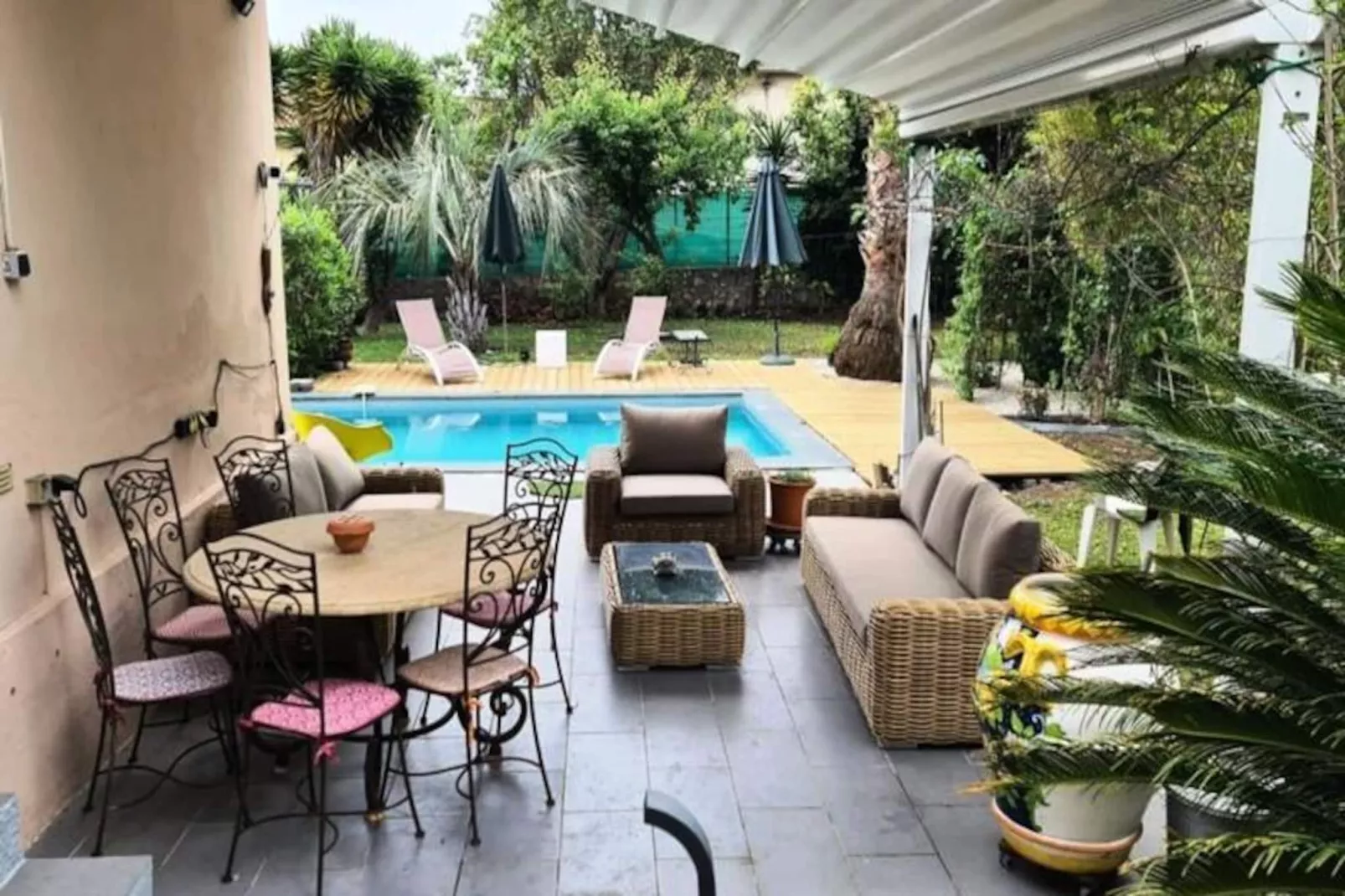 Résidence Maison De Vacances Au Centre-ville D'antibes Avec Piscine Priv&eacute;e