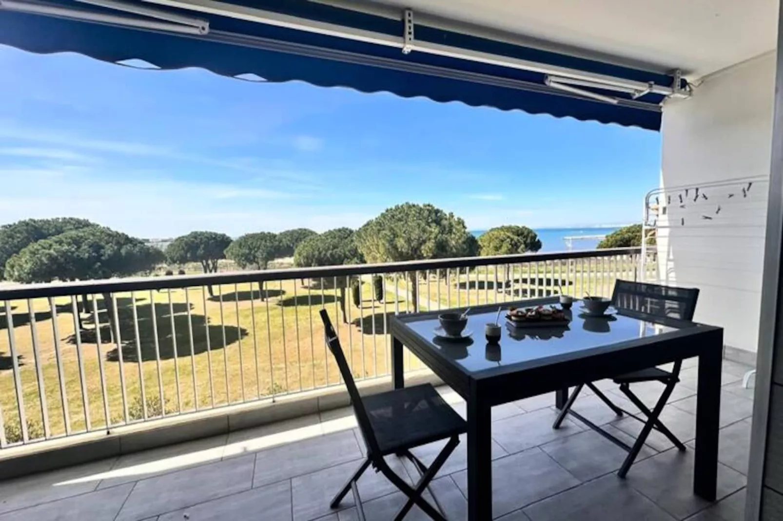 Résidence Le Mistral  Appartement Standing Avec Vue Mer Exceptionnelle En 1&egrave;re Ligne