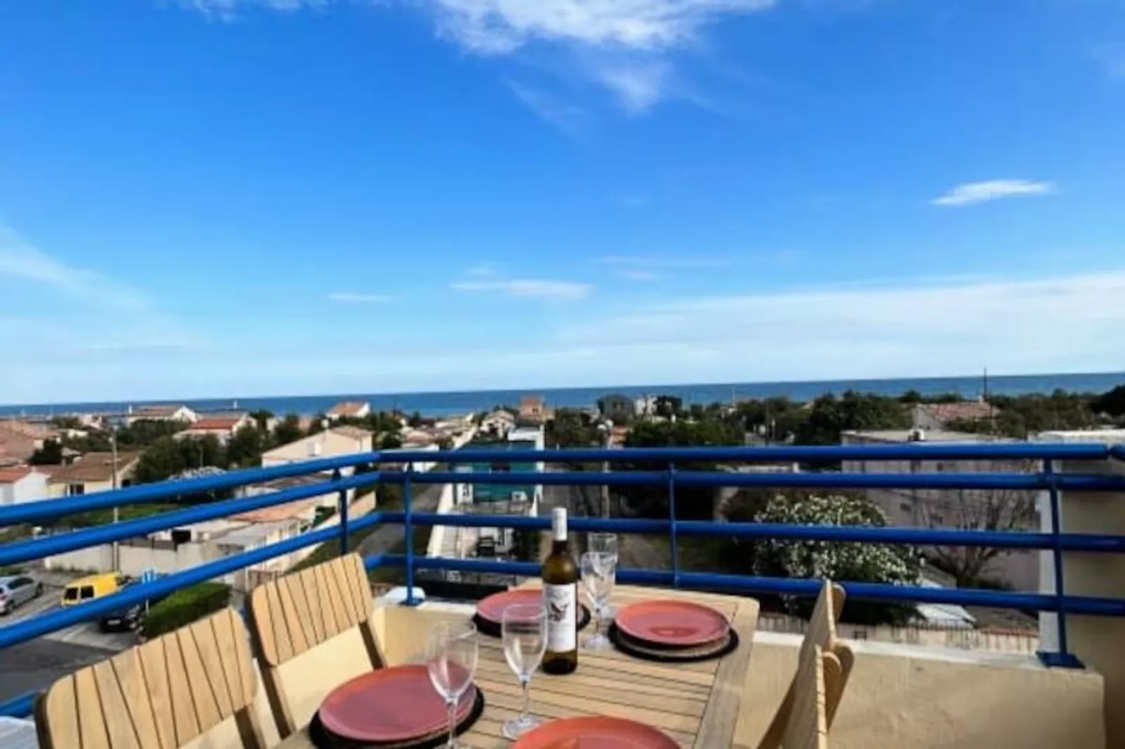 Terrasse Panoramique &agrave; 180&deg; Vue Mer Et &eacute;tang