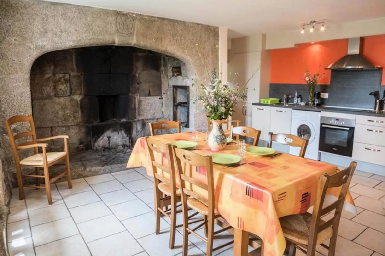 Gîte de France Le gîte gévaudan, 6/7 personnes au bacon 2 épis