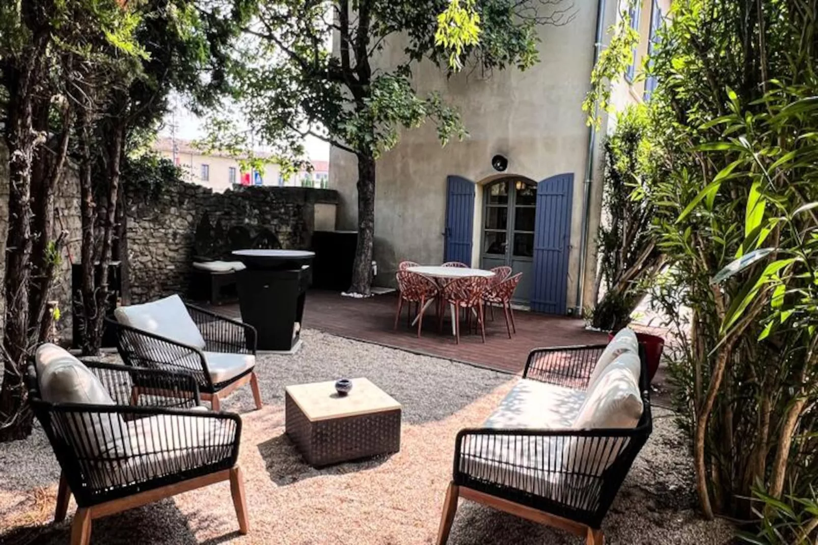 Elivi : Maison De Ville Avec Jardin &agrave; Deux Pas Du Centre Historique