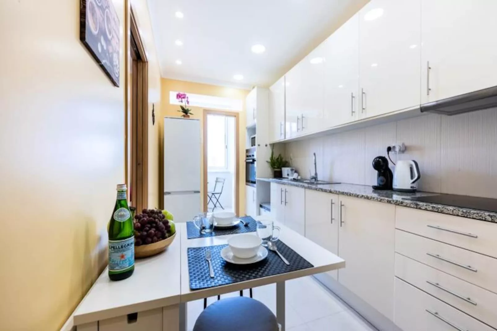 Urban City View Apartment