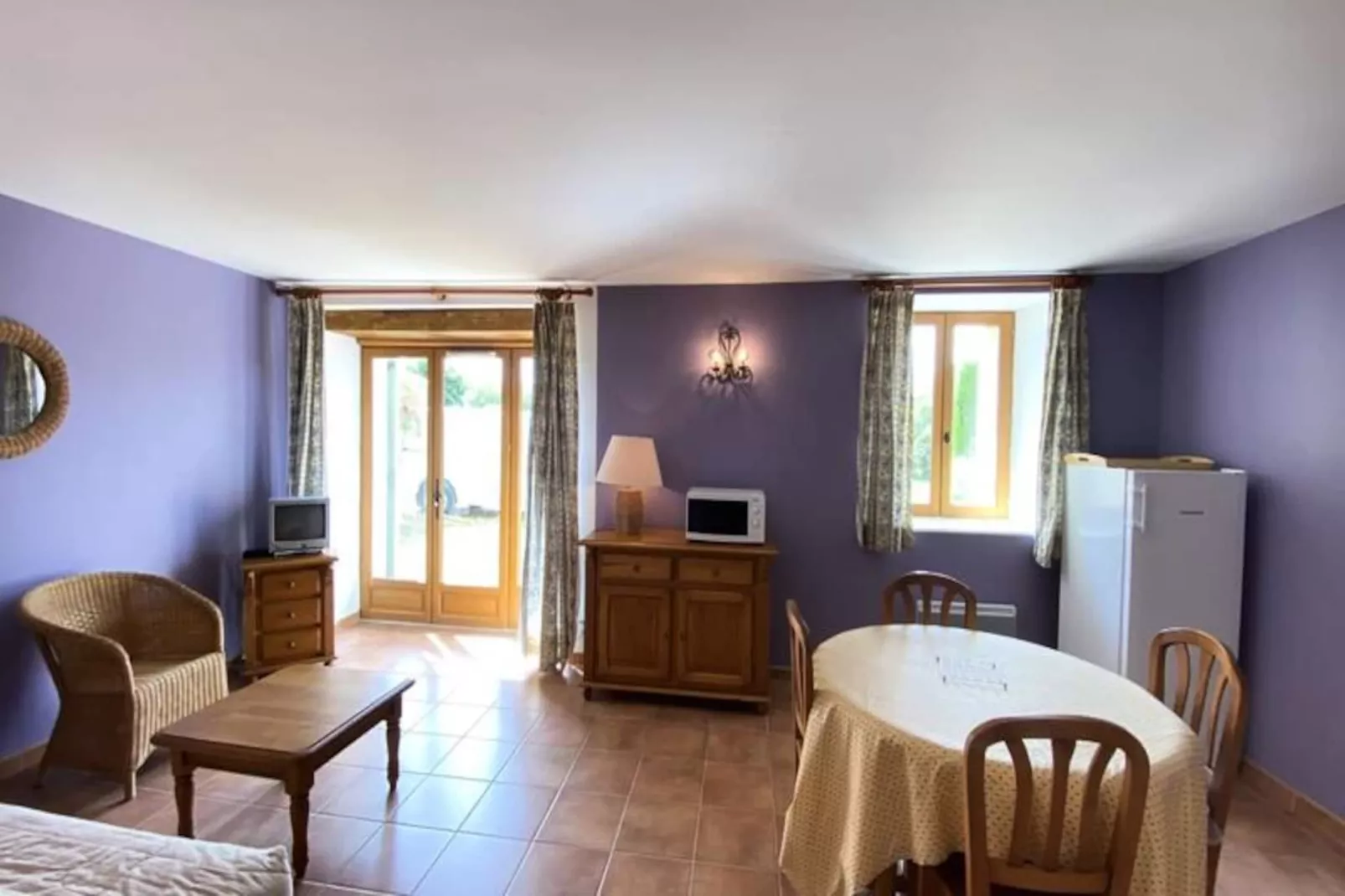 04b6 : Beau Studio Dans Un Mas Proven&ccedil;al - Piscine