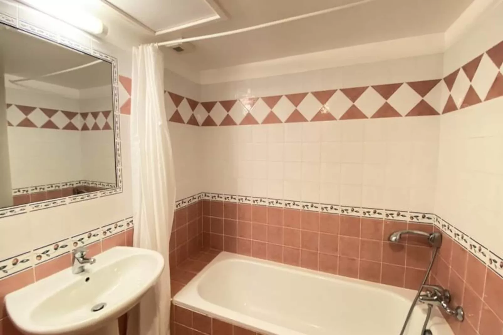 04b7 : Beau T3 Au Coeur Des Lavandes - Piscine