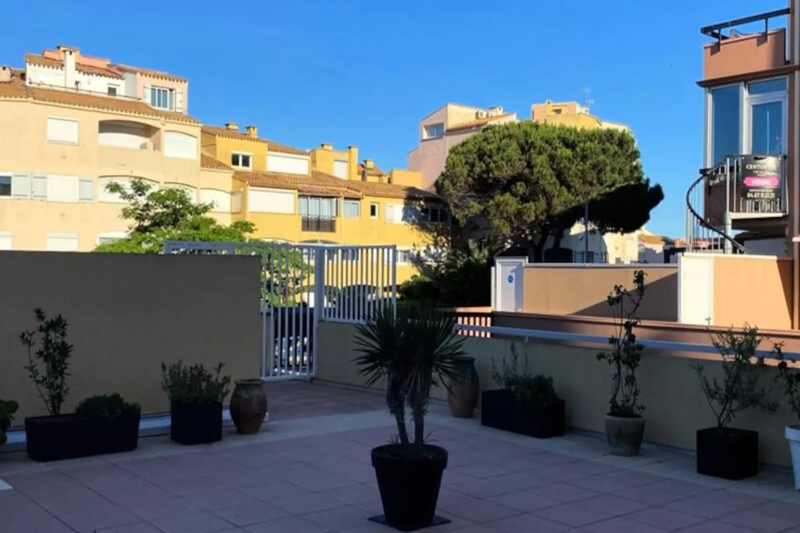 Beau T2 Bis Traversant Idéalement Situé