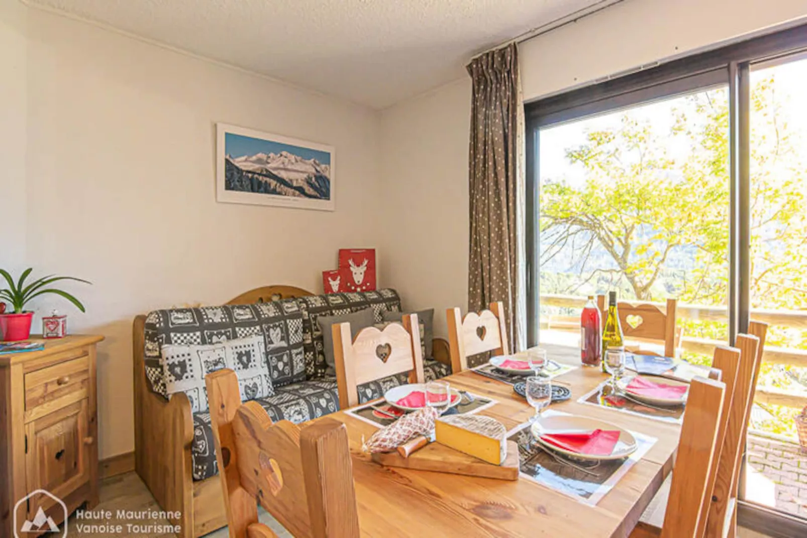 Les  Chalets De La Pyramide