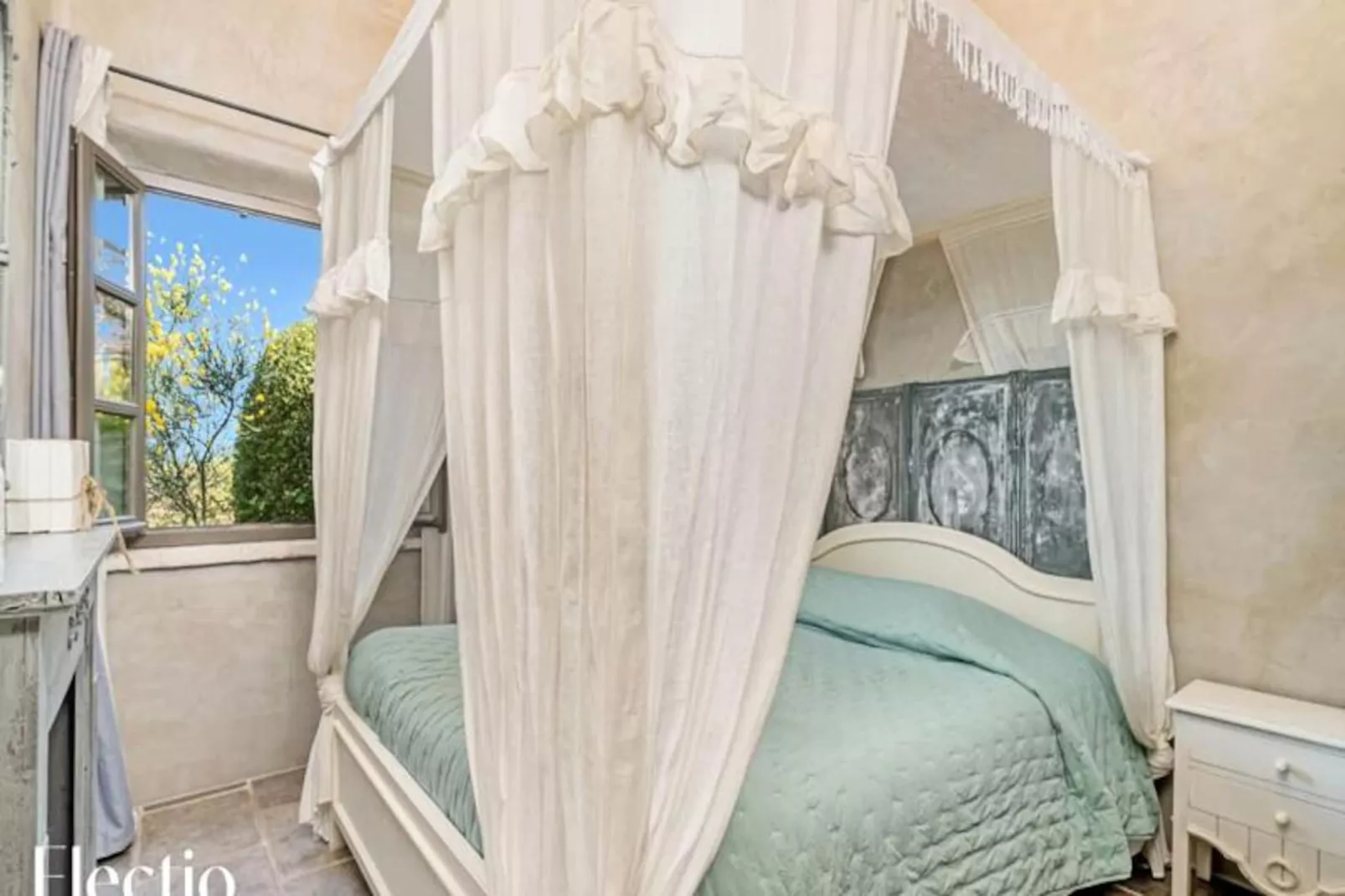 Loggia 5 Rosier | R&eacute;sidence Les Petitons