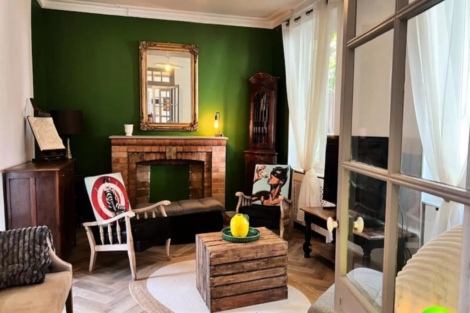 Elivi : Maison De Ville Avec Jardin &agrave; Deux Pas Du Centre Historique