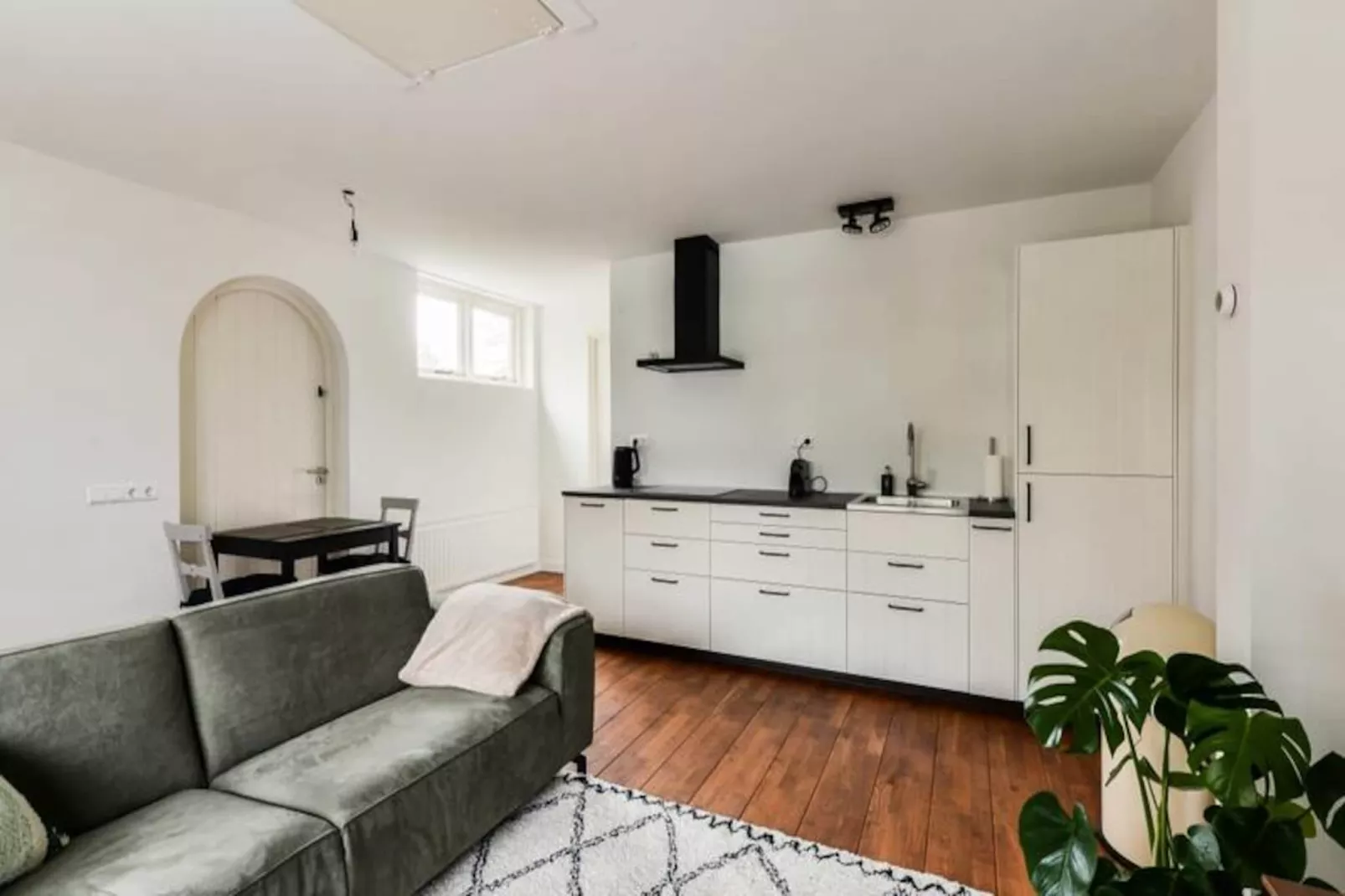 Luxury Garden View Apartment