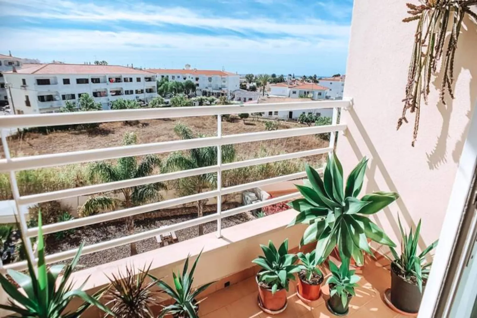 Plant Paradise Apartment