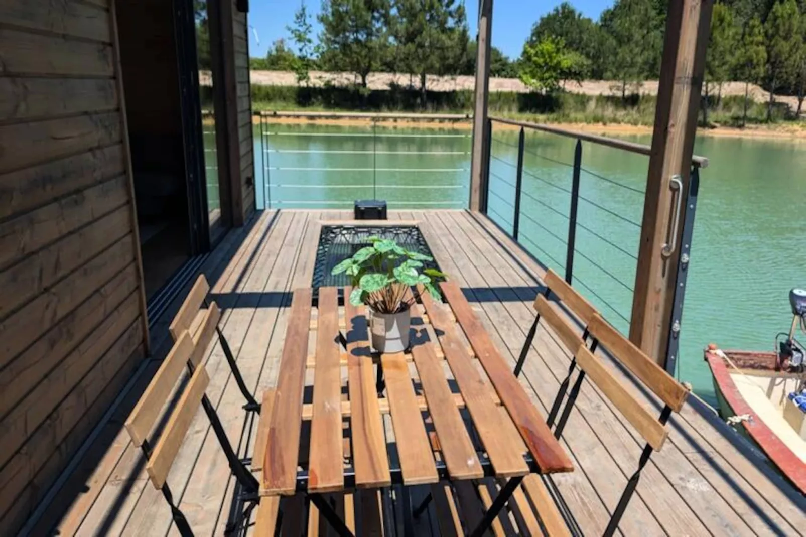 Lodge Sur L'eau En Dordogne