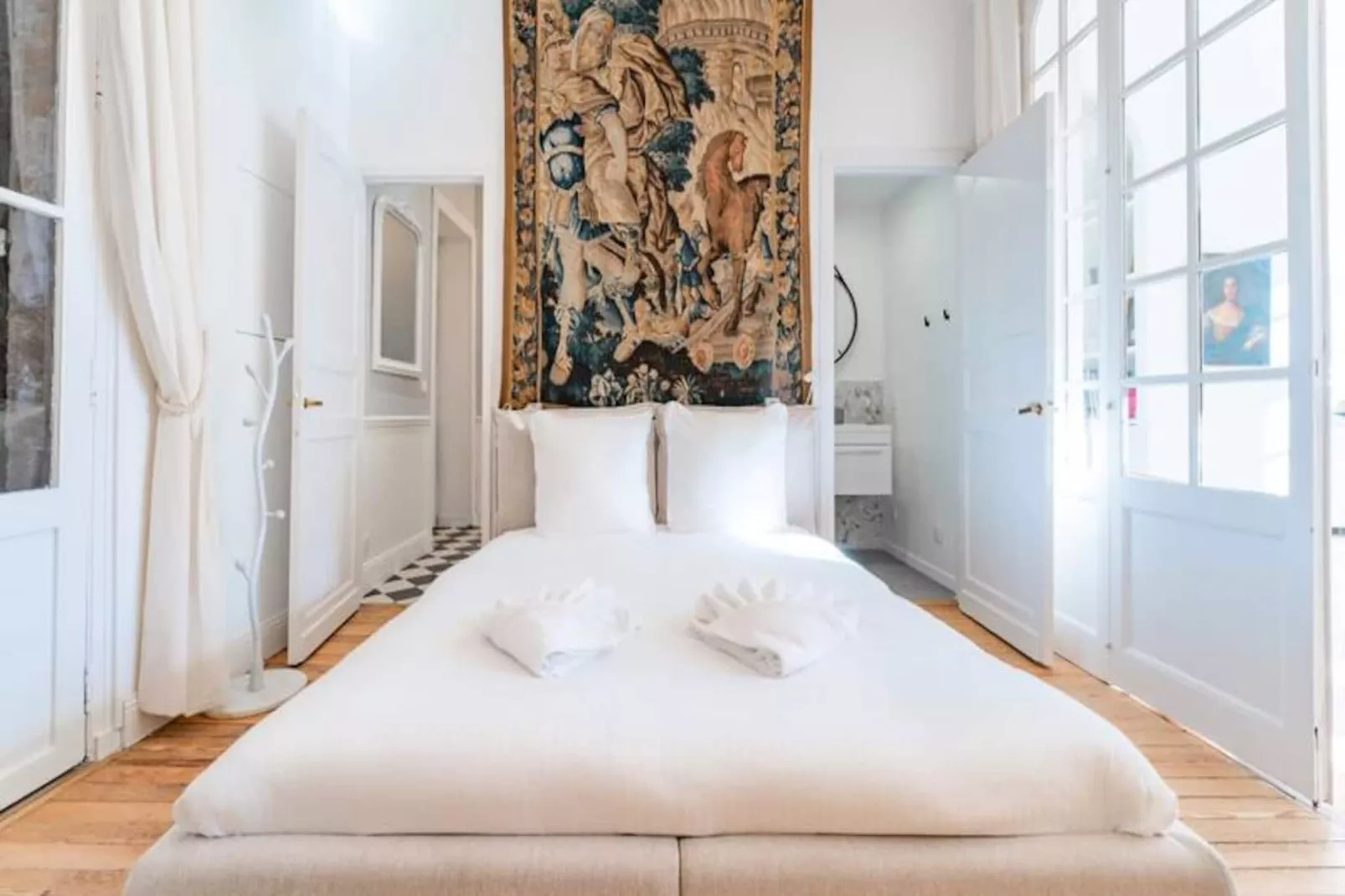 &eacute;l&eacute;gant Appartement Place Du Parlement Pour 4 Personnes