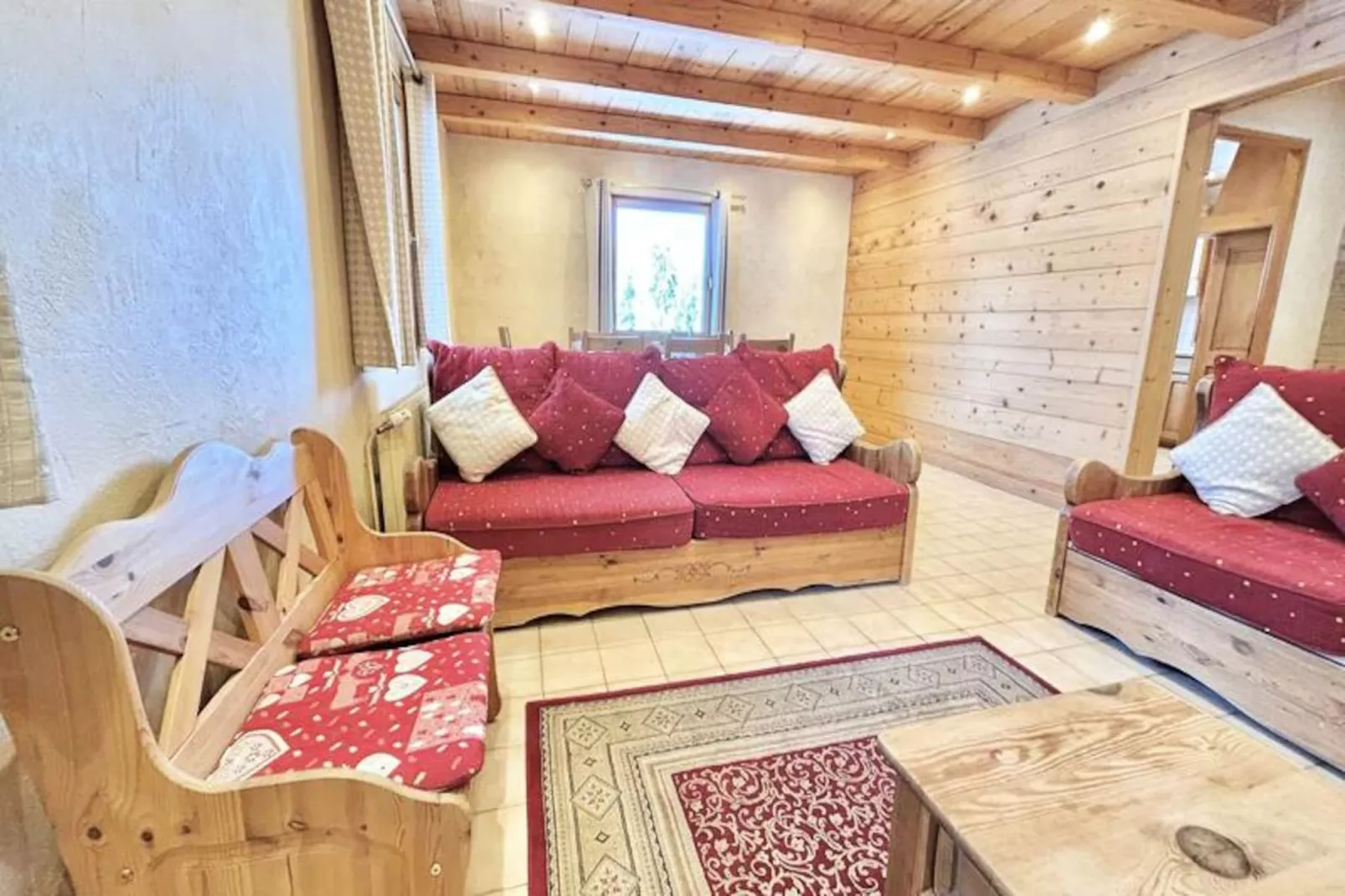 Chalet Varni