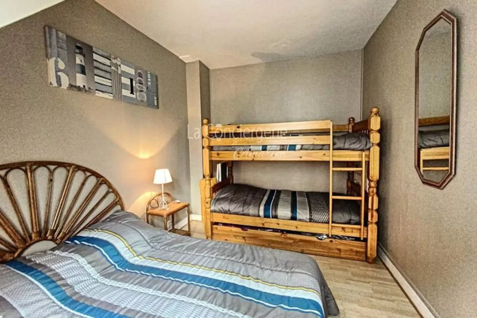 Résidence Th 23 -  🌊 Charmant Appartement Vue Sur Le Port 🌞