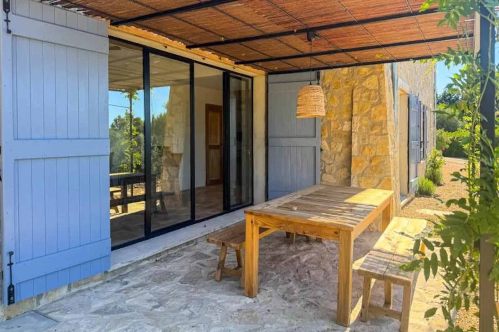 Authentique Mas Proven&ccedil;al Avec Piscine Et 2 Chambres &ndash; C&ocirc;te D&rsquo;azur