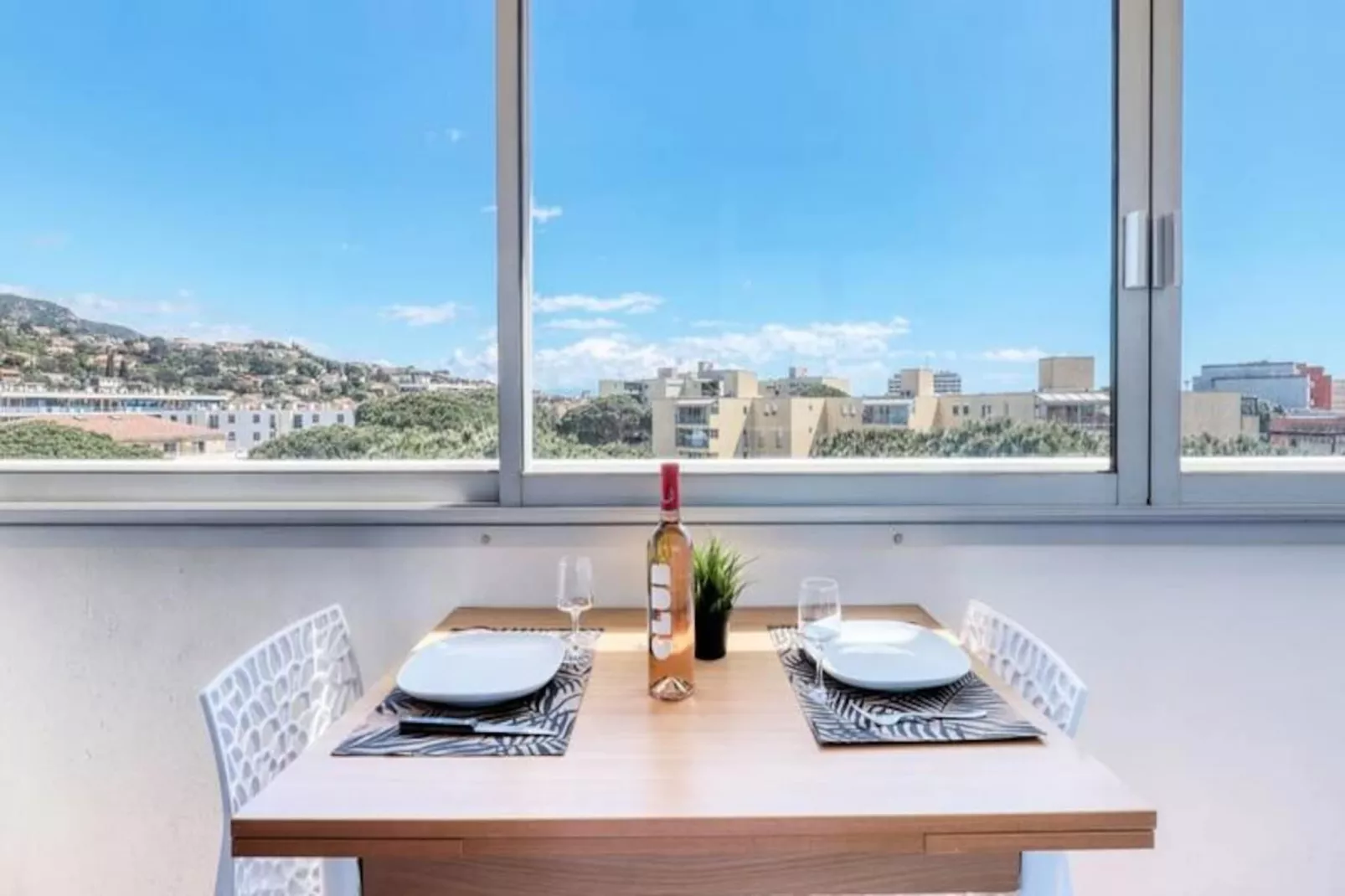 Résidence T2 &agrave; 600 M De La Plage ! Climatis&eacute;