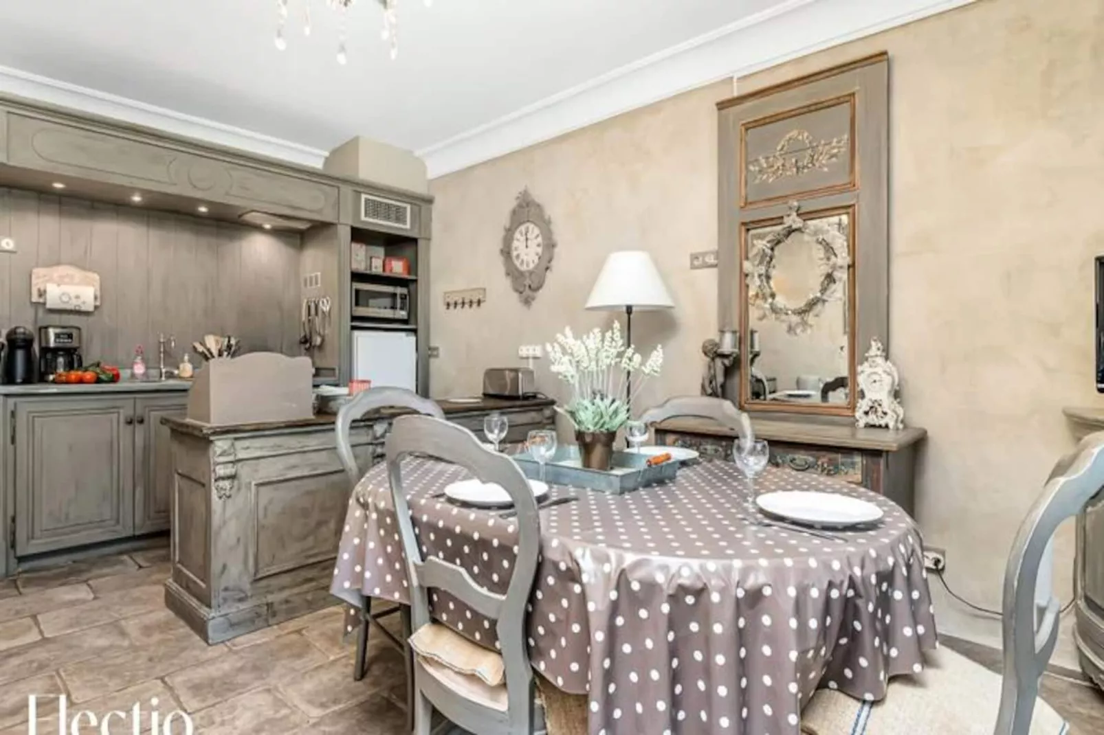 Loggia 2 Glycine | R&eacute;sidence Les Petitons