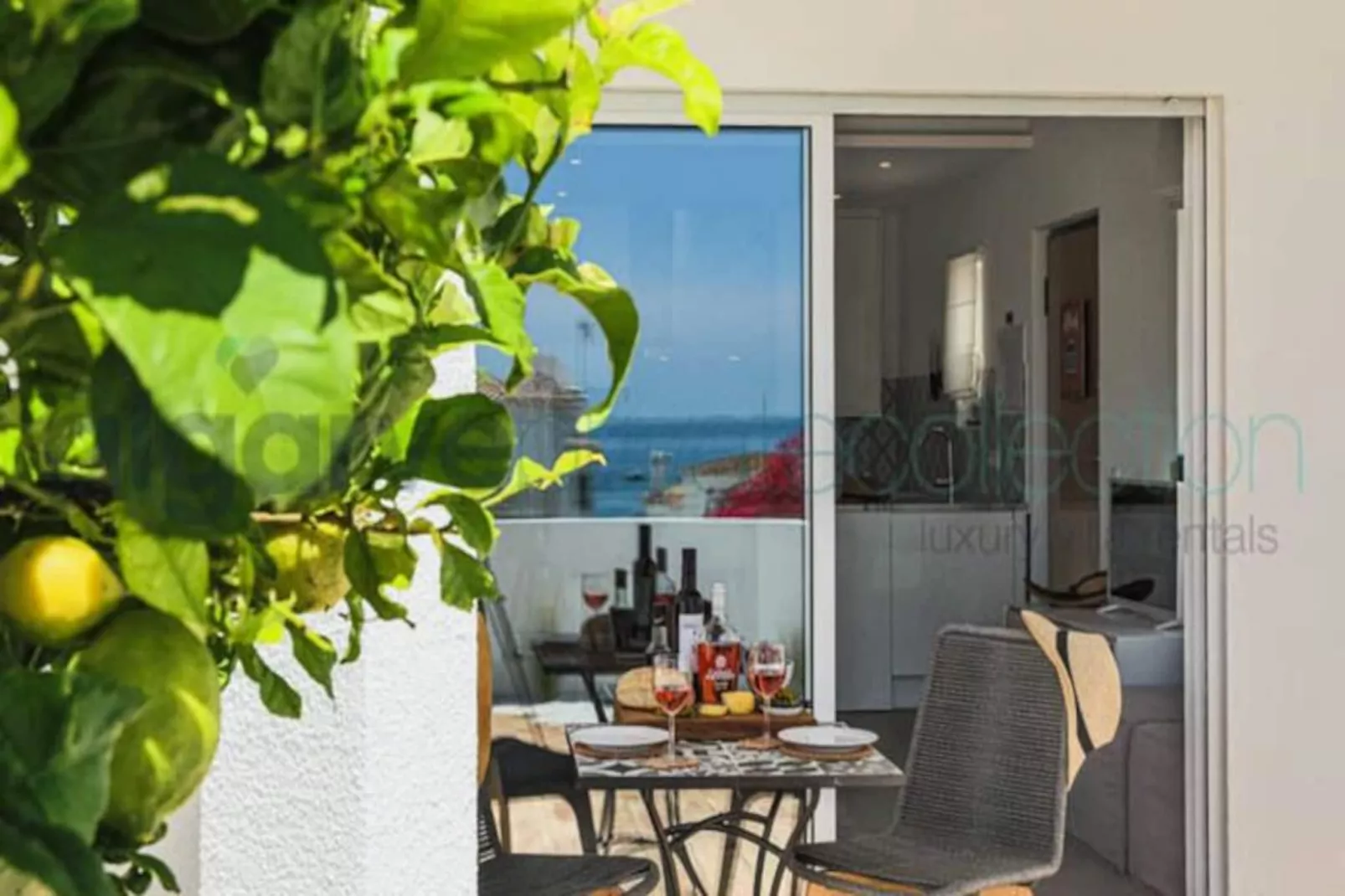 Lemon Tree - Waterside Apartments