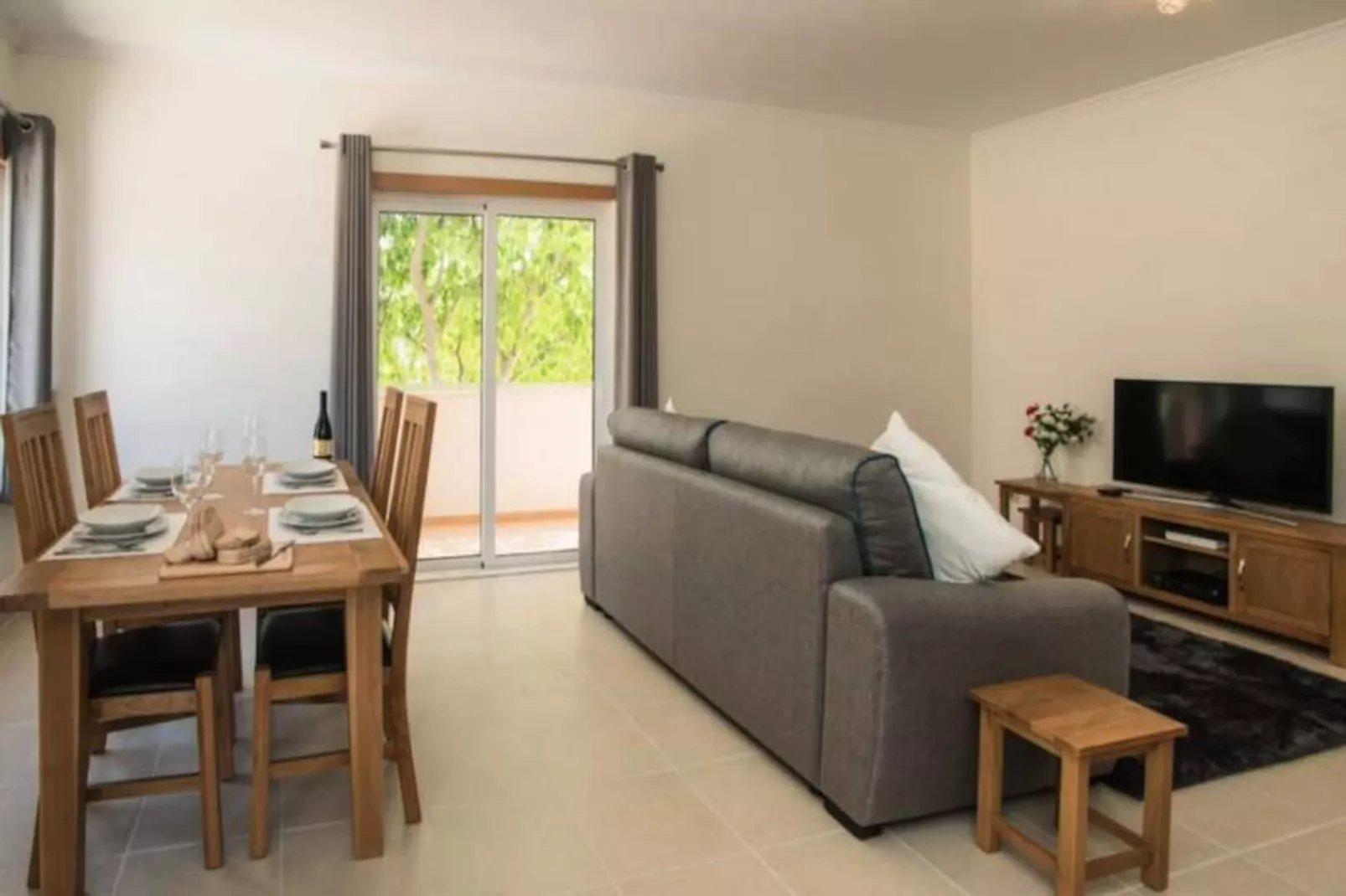 Central Modern 2-bed Apartment Arma&ccedil;&atilde;o De Pera