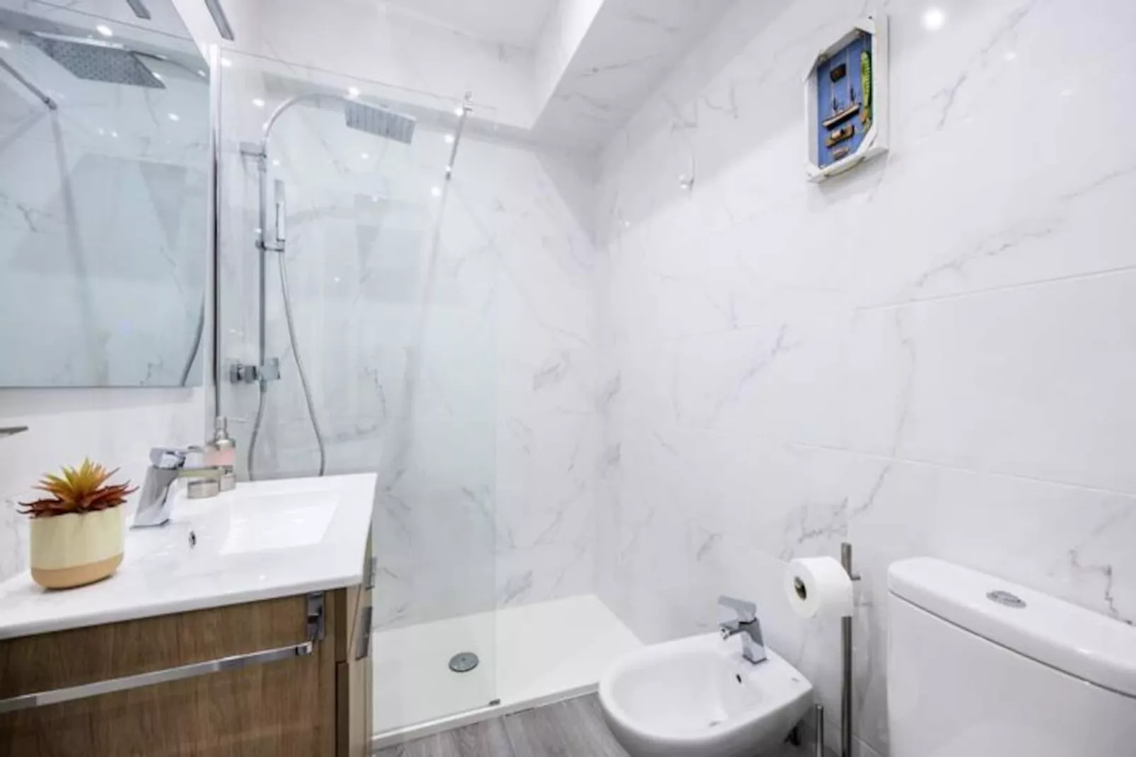 Torri Riverview Apartment