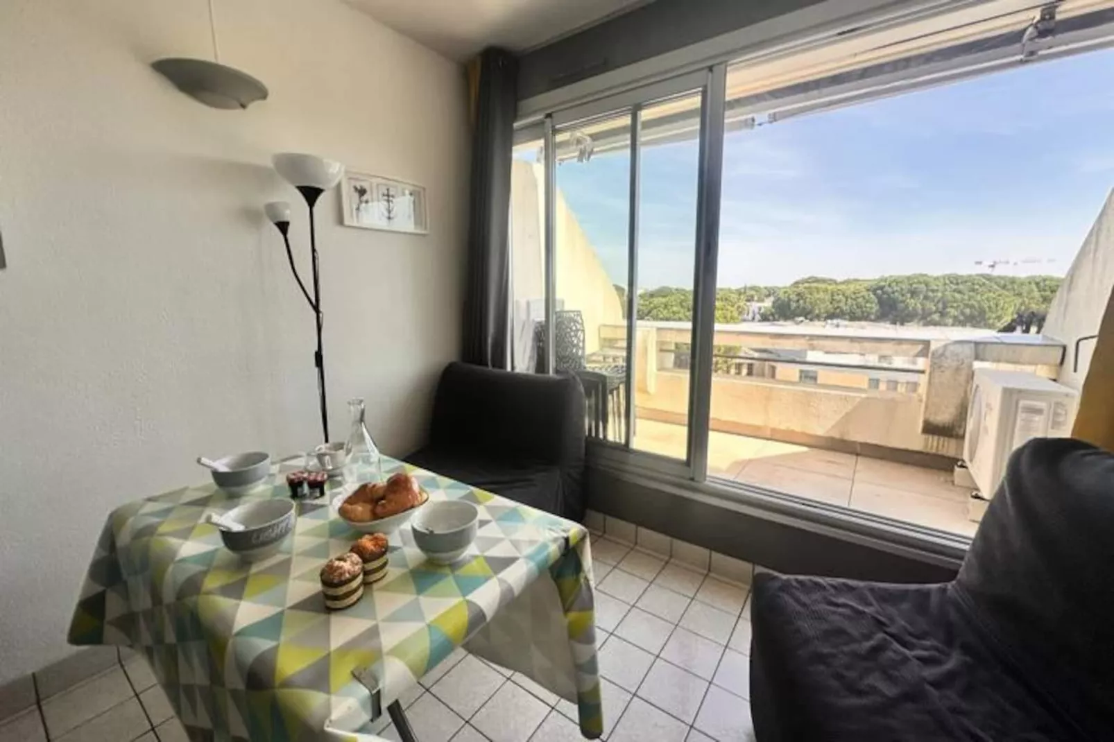 Résidence Les Coquillages -  Studio Dans R&eacute;sidence Avec Piscine Au Grau Du Roi-Niet-getagd