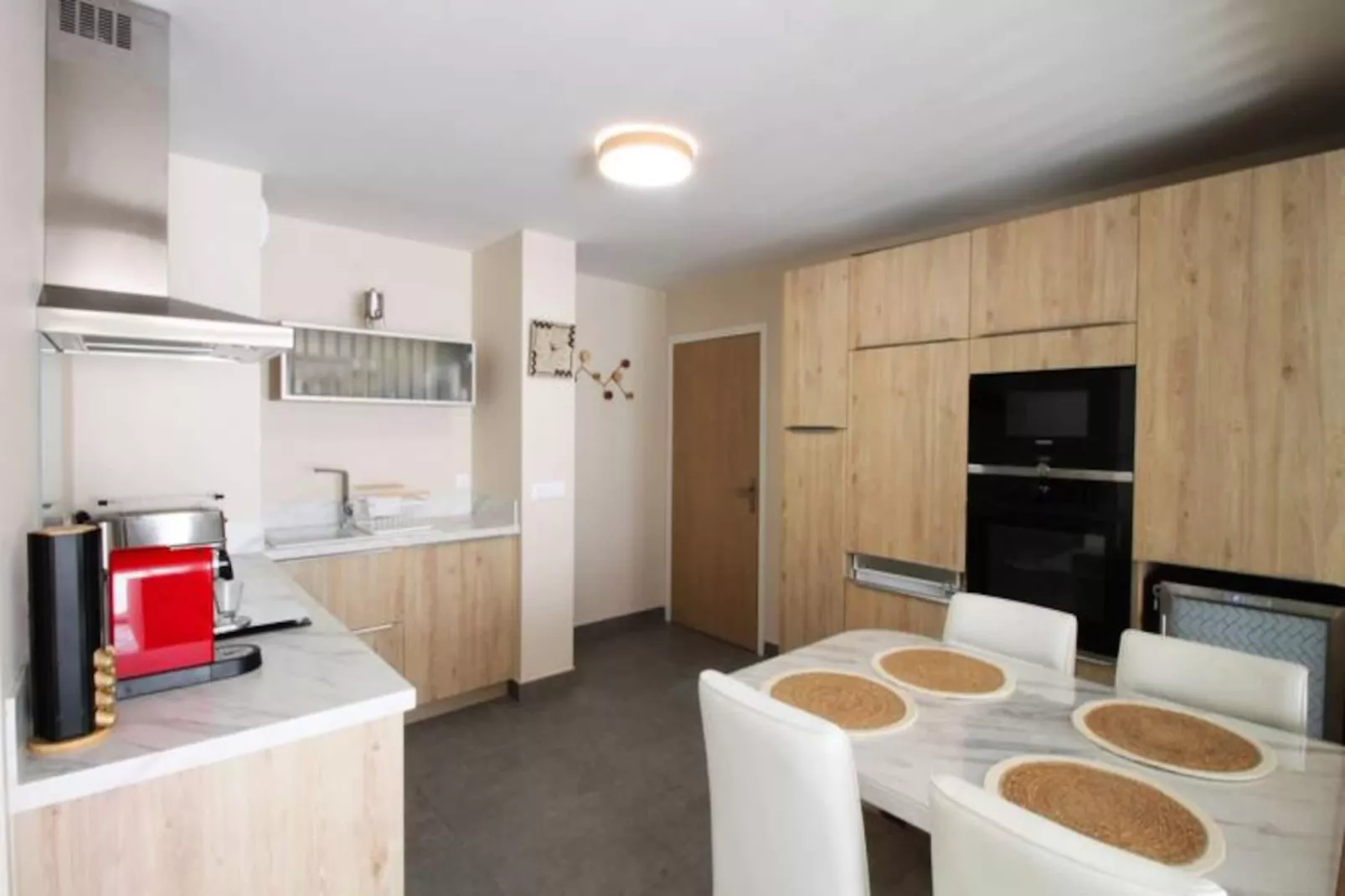 T3 Neuf, Clim, Terrasse & Garage &agrave; 2 Pas Du Lac-Niet-getagd