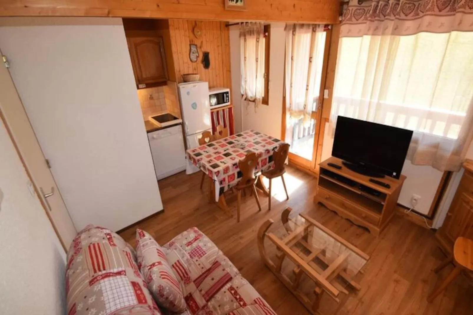 Résidence Le Perce Neige-Niet-getagd