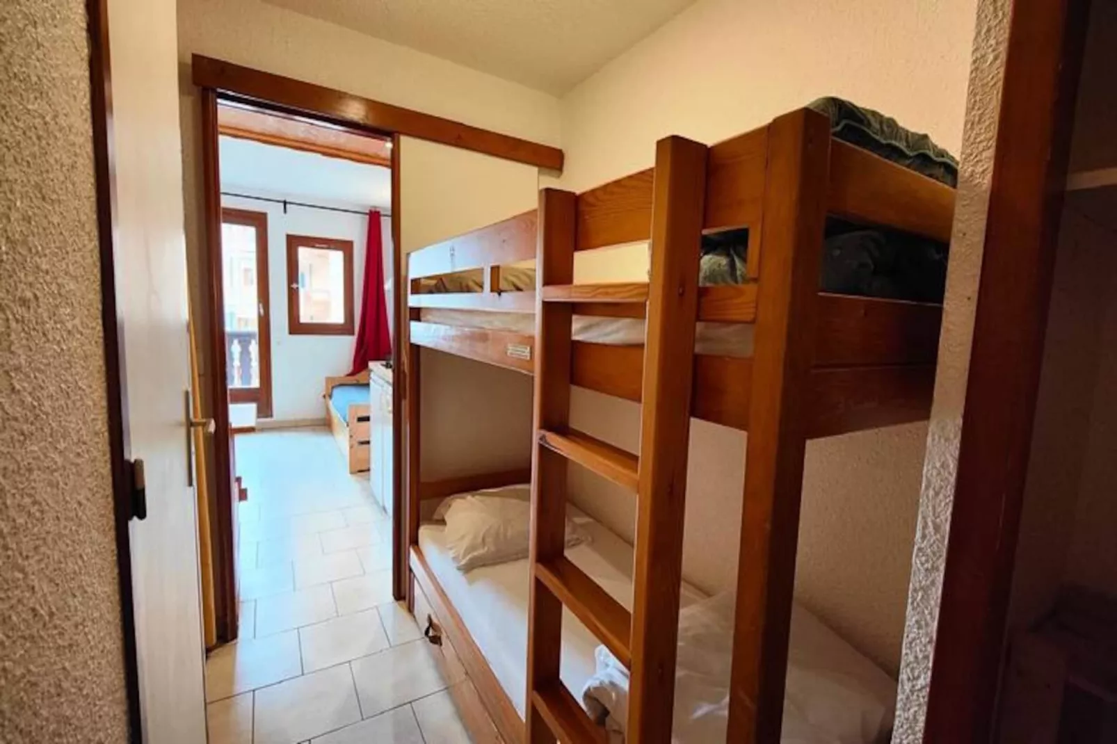 Chalet Club Iv - Blanchot-Niet-getagd