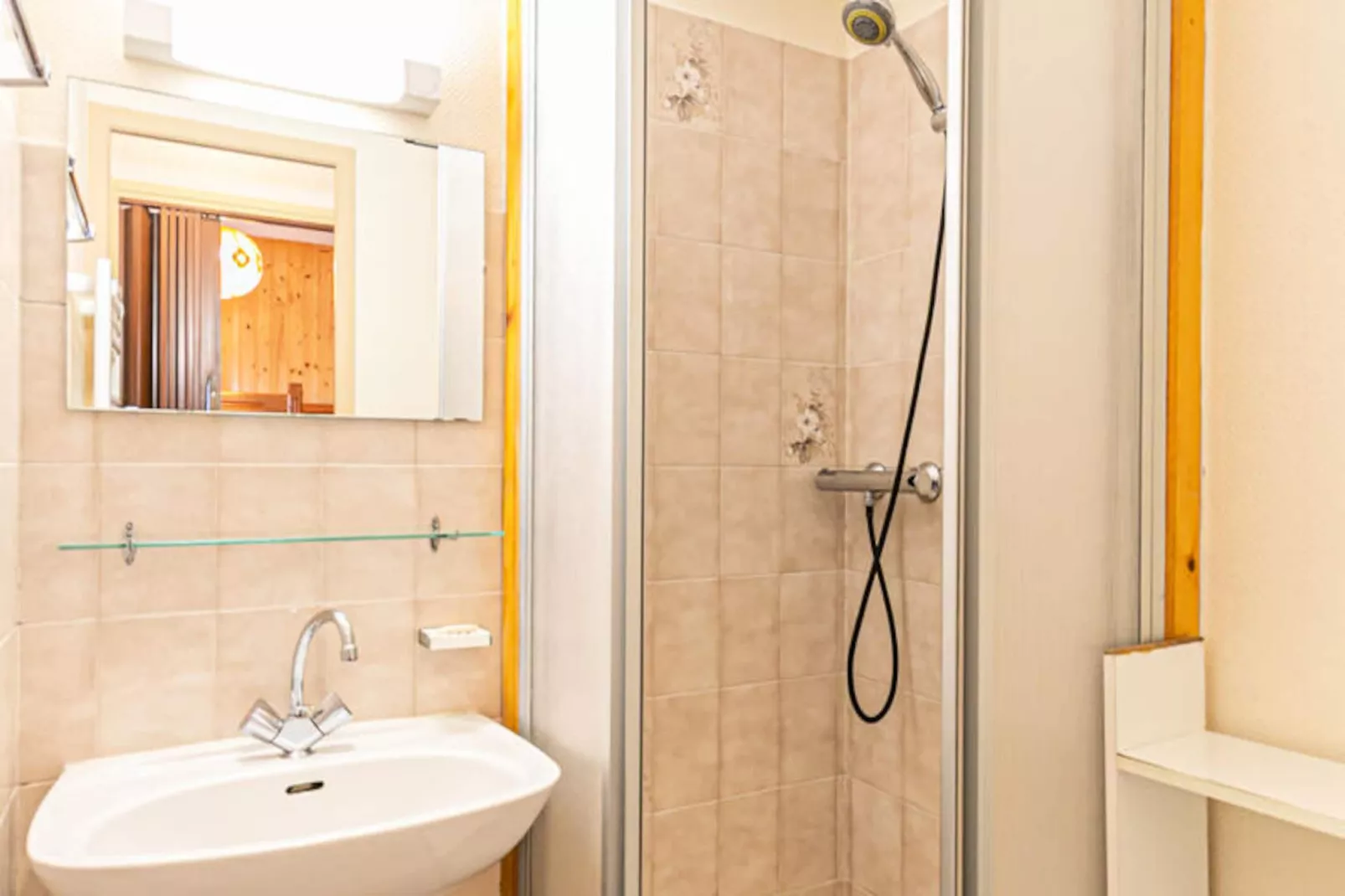 Résidence Genevray-Niet-getagd