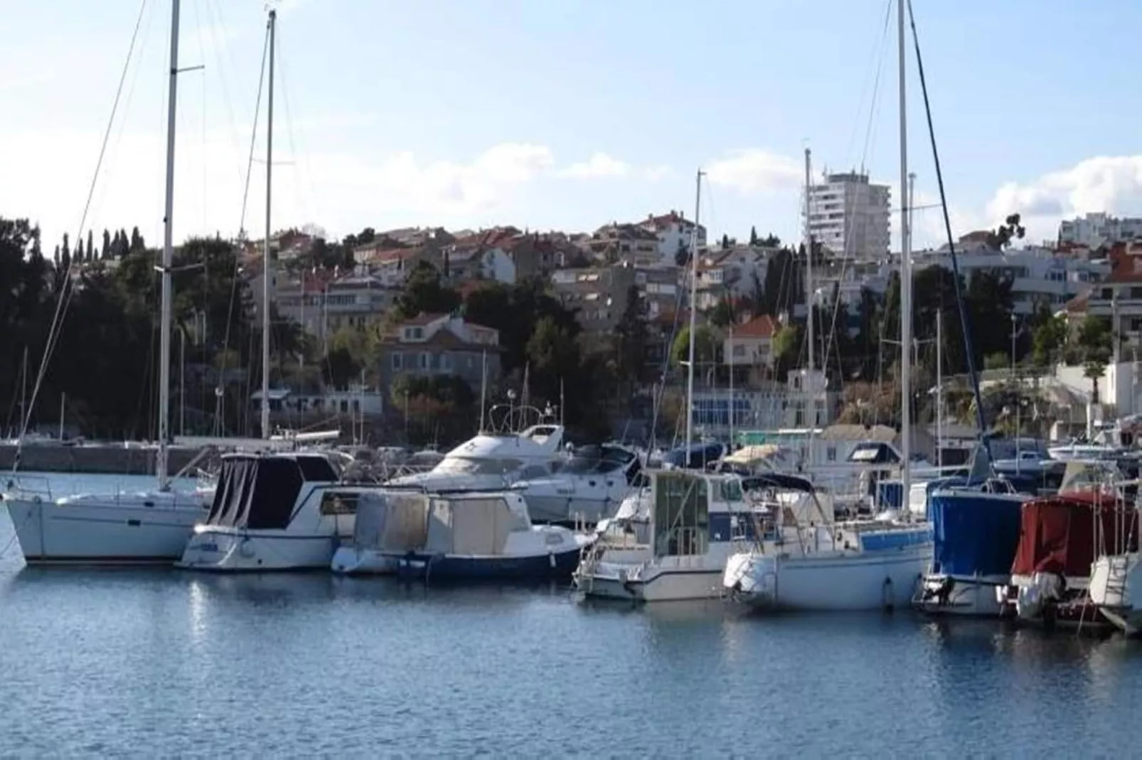 Hektorovic place-Buitenkant zomer