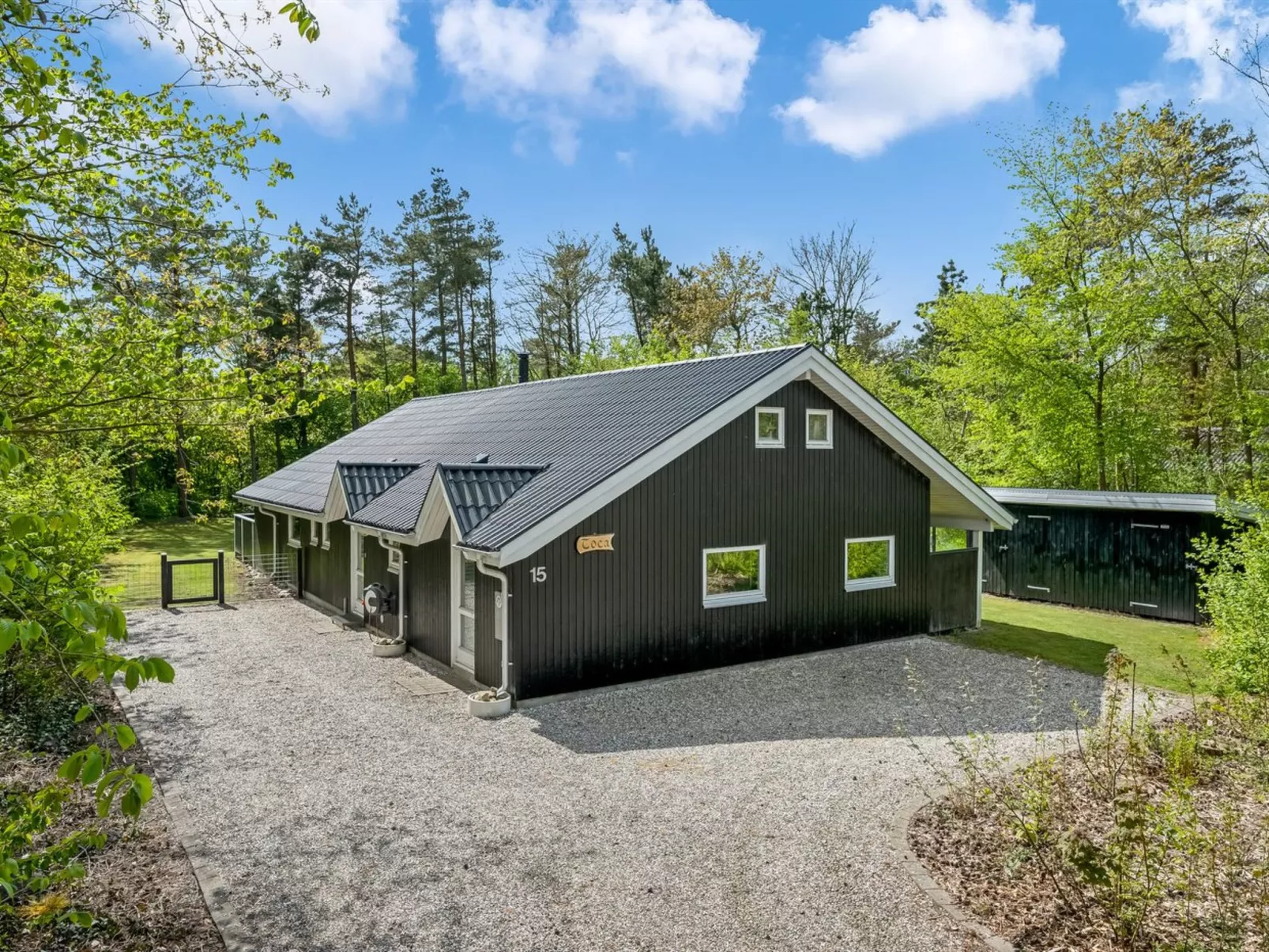 "Akule" - 10km from the sea-Buiten