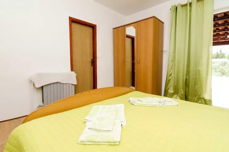 Guest House Kola - Double Room with Terrace-Slaapkamer