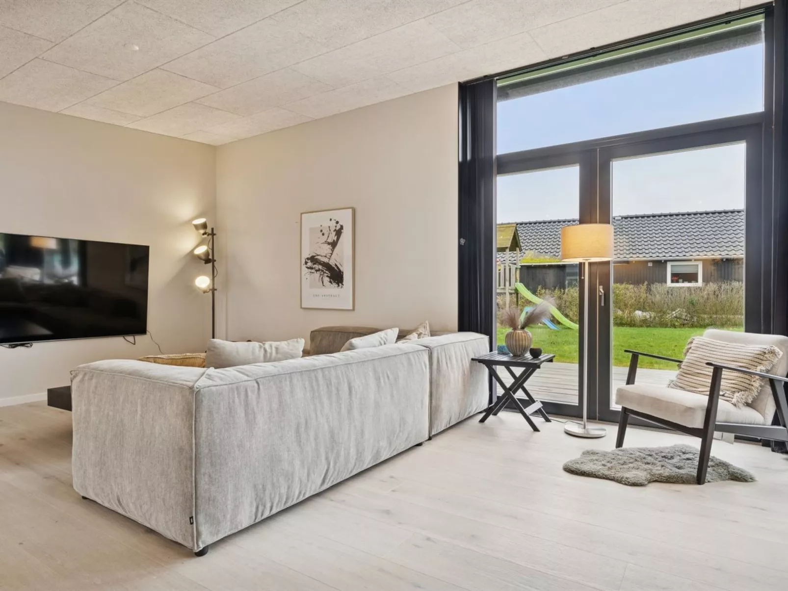 "Emelina" - 300m from the sea-Binnen