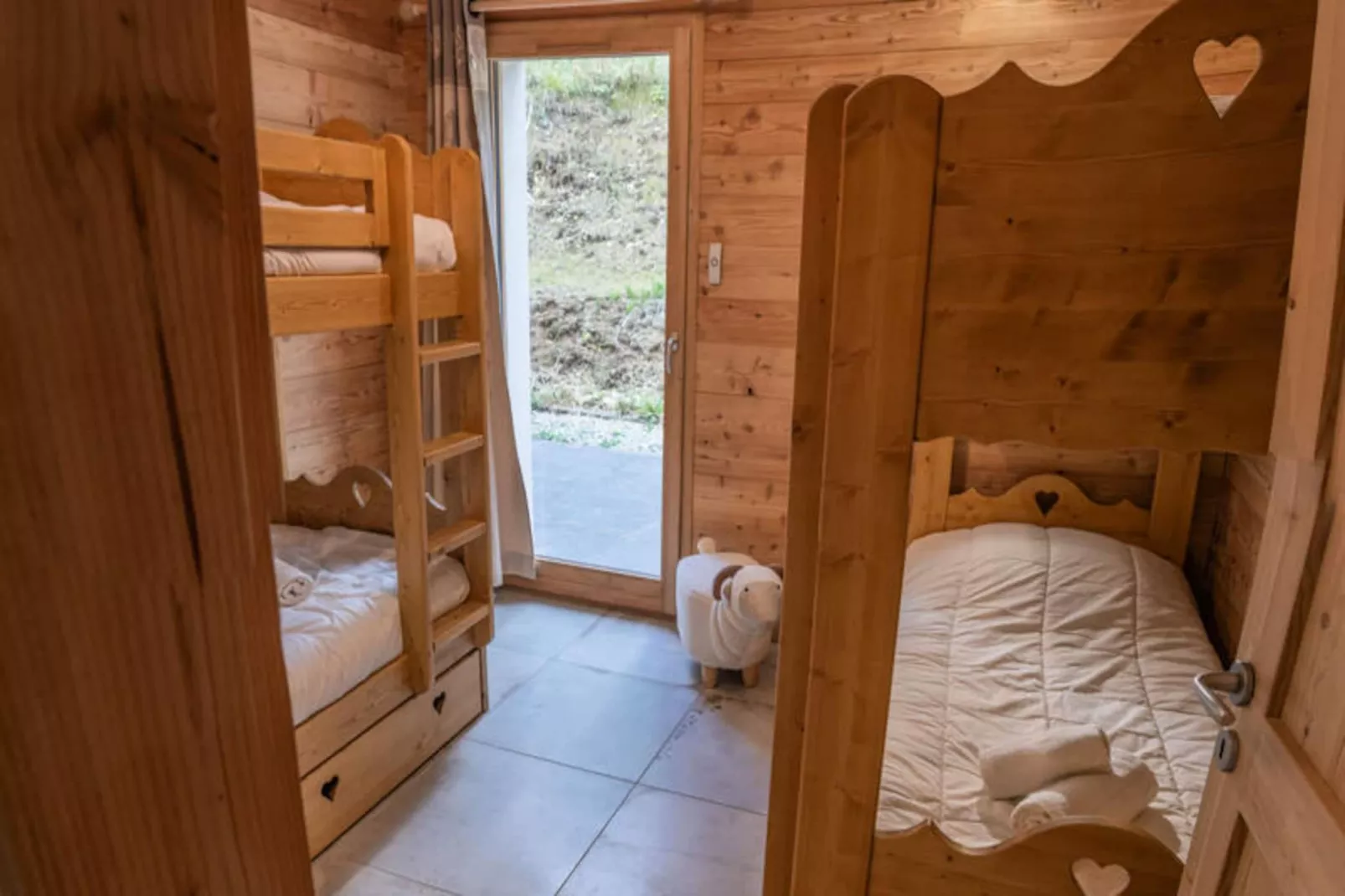 Résidence Pramouton-Niet-getagd