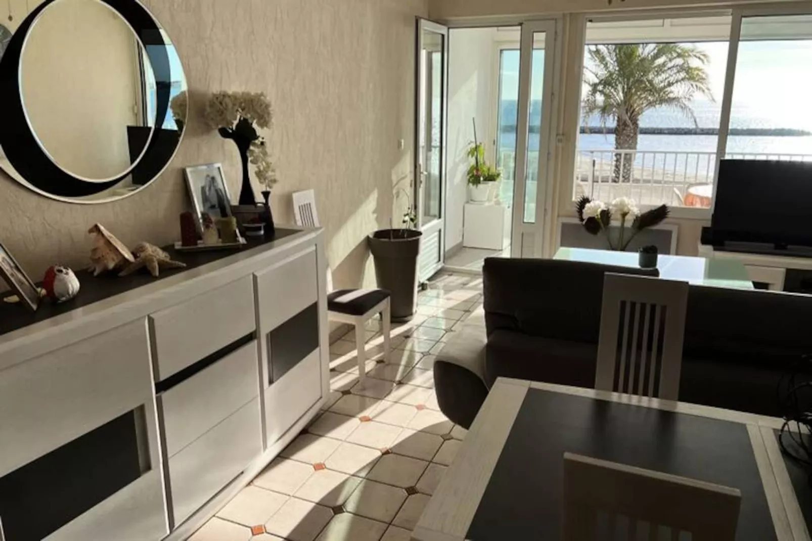 Résidence Appartement Mar E Souleu Avec Terrasse Et Vue Mer Au Grau Du Roi-Niet-getagd