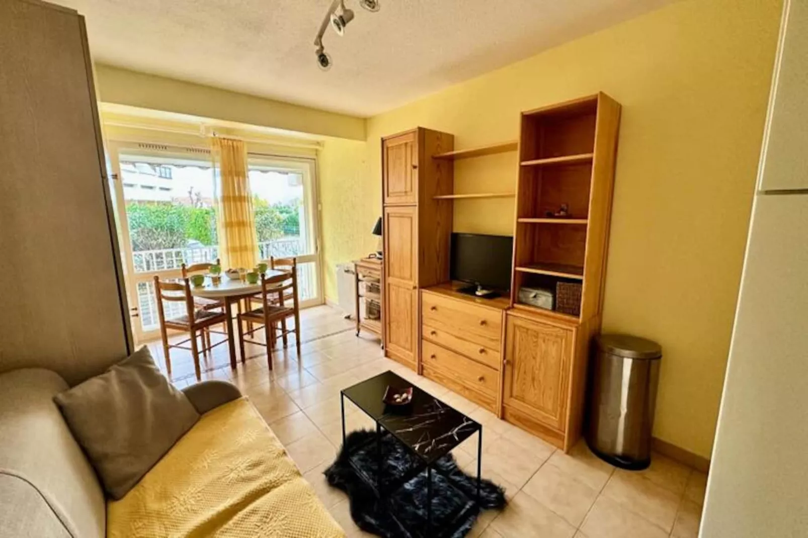 Résidence L'or&eacute;e De Camargue Studio Avec Cour-Niet-getagd